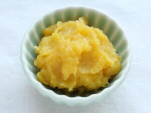 器に盛り付けたいもきんとん。しっとりとなめらかな仕上がり