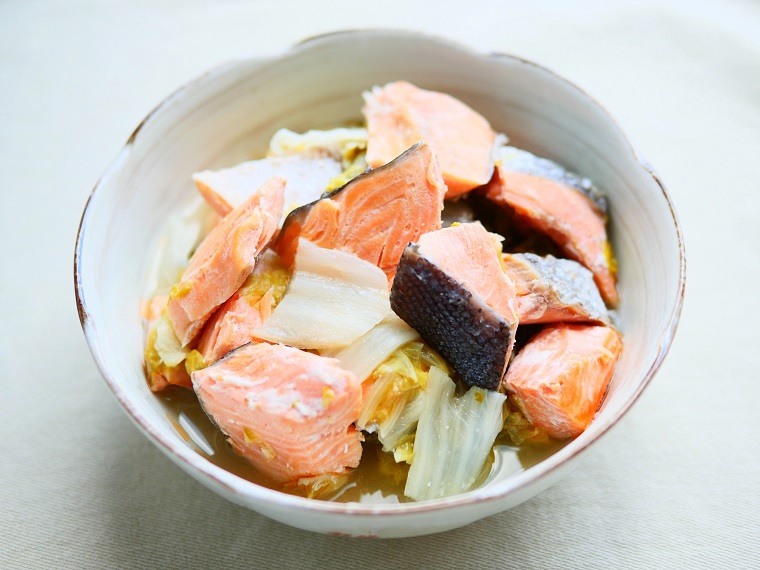 鮭と白菜の蒸し煮の写真