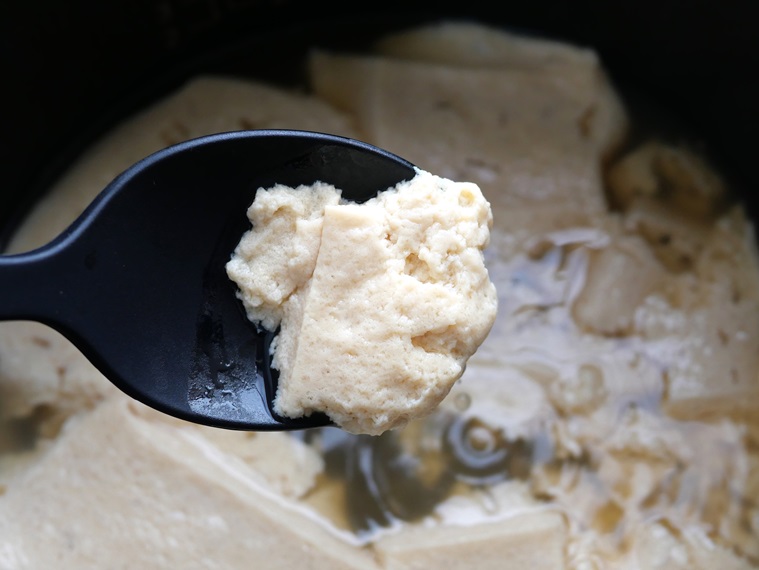 電気圧力鍋で高野豆腐を煮た写真