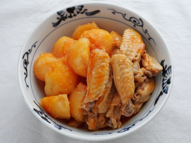 鶏手羽中とじゃがいものケチャップ煮（電気圧力鍋使用）