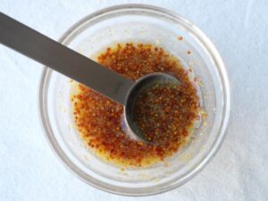 粒マスタード・はちみつ・塩で作ったハニーマスタード